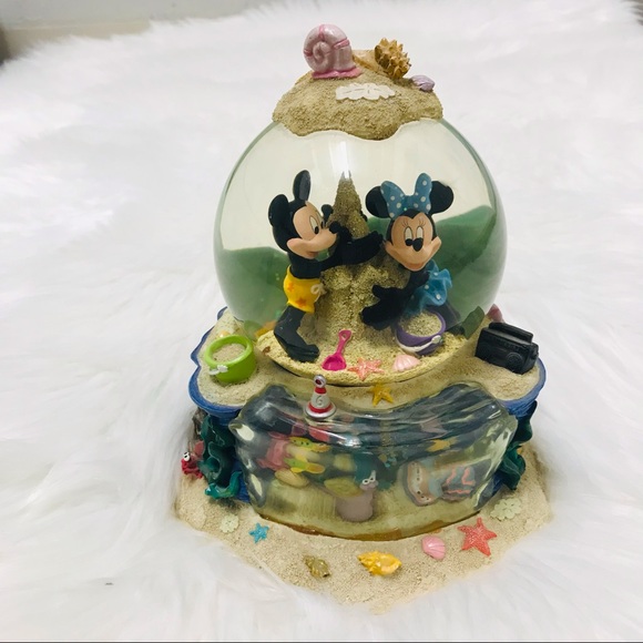 Walt Disney World Mickey & Minnie The Beautiful Sea Musical Snow Globe.